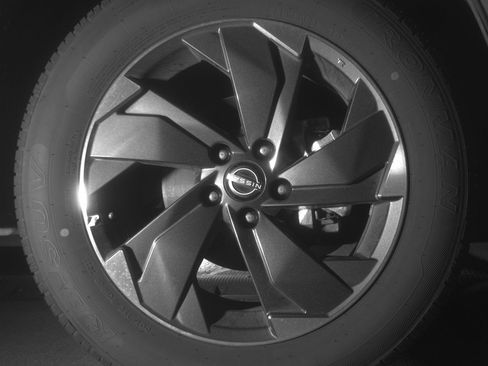 Used 2025 Nissan Rogue SV image 13