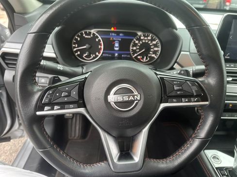 Used 2024 Nissan Altima 2.5 SR image 16