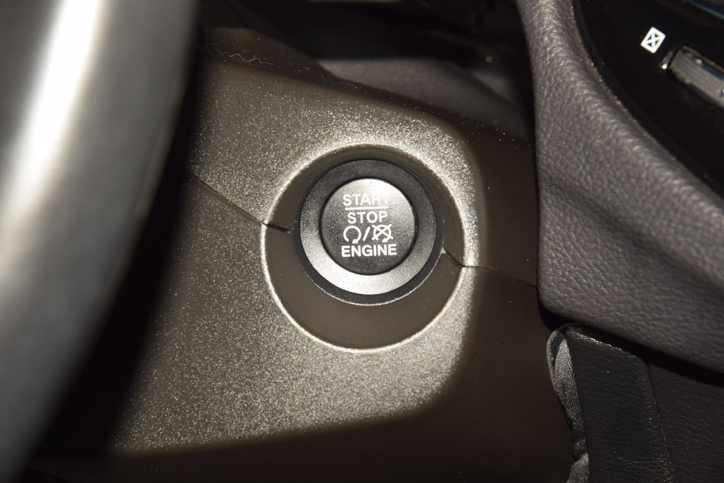 Used 2020 Jeep Compass Latitude AWD/4WD image 35