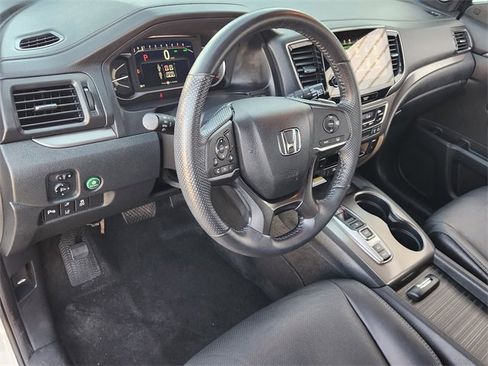 Used 2023 Honda Passport EX-L image 2