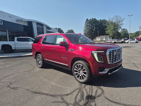 New 2026 GMC Yukon Denali w/ Denali Reserve Package AWD/4WD image 7