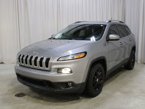 Used 2015 Jeep Cherokee Latitude image 34