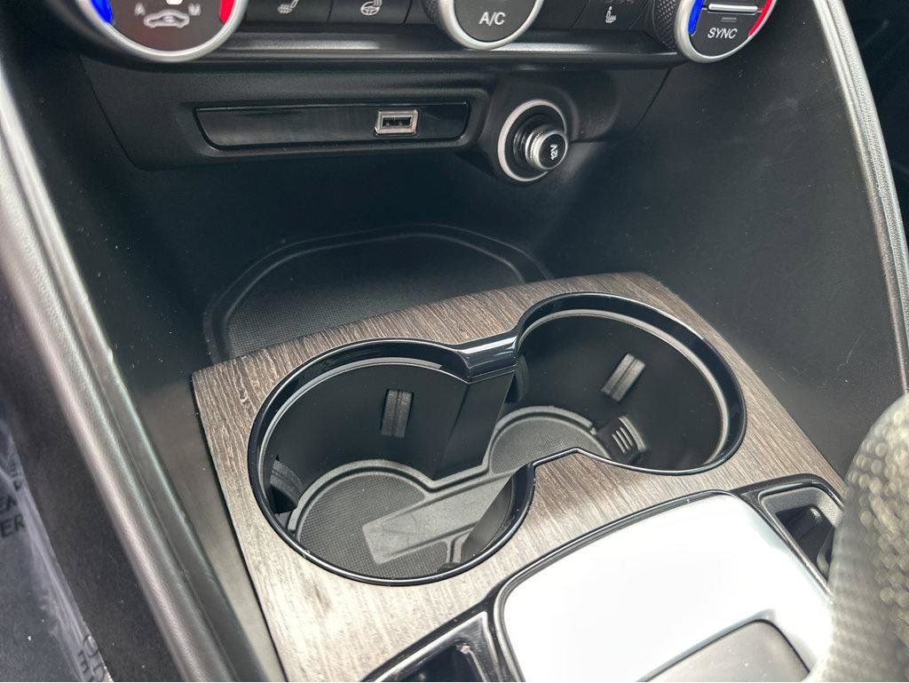 Used 2022 Alfa Romeo Giulia Ti AWD/4WD image 26