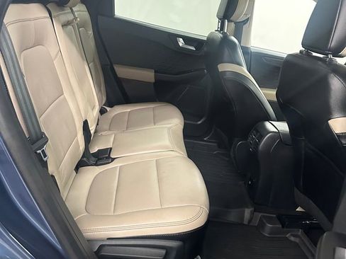 Used 2020 Ford Escape Titanium w/ Titanium Premium Package 2.0 AWD/4WD image 32