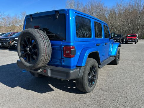 Used 2023 Jeep Wrangler Sahara w/ Cold Weather Group image 4