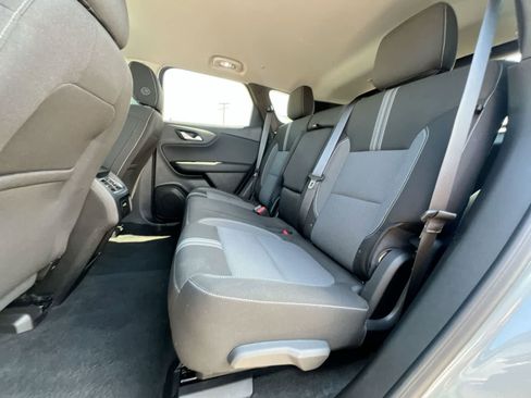 Used 2025 Chevrolet Blazer LT FWD image 19