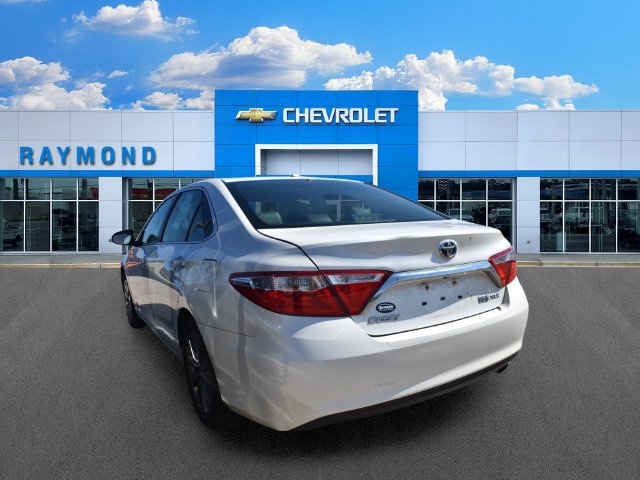 Used 2017 Toyota Camry XLE w/ Moonroof Package FWD image 5