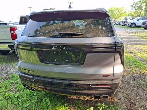 Certified 2025 Chevrolet Traverse RS w/ LPO, Floor Liner Package FWD image 5