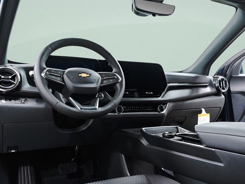New 2026 Chevrolet Equinox LT w/ Safety and Technology Package FWD image 29