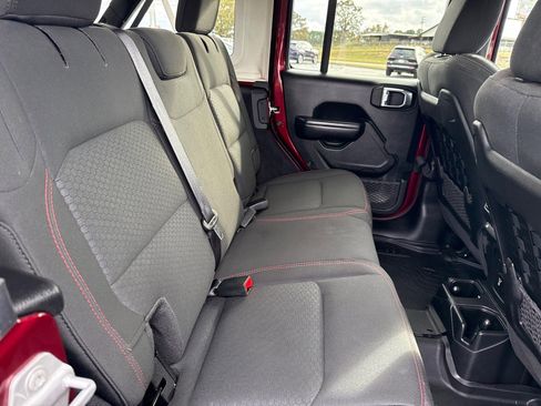 Used 2021 Jeep Wrangler Unlimited Rubicon image 14
