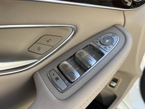 Used 2019 Mercedes-Benz C 300 Sedan image 22