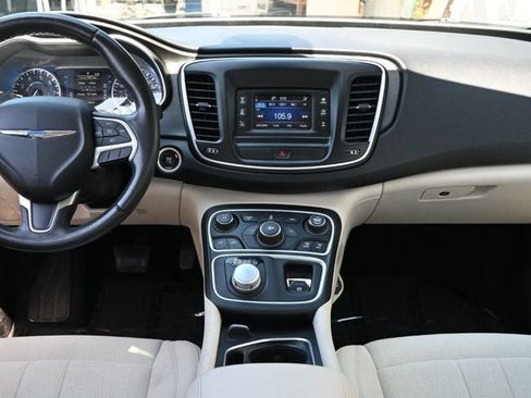 Used 2015 Chrysler 200 Limited w/ Convenience Group FWD image 10