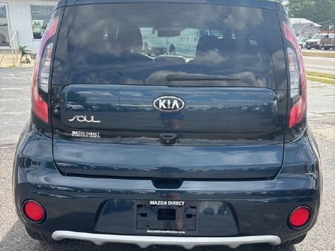 Used 2019 Kia Soul + image 10