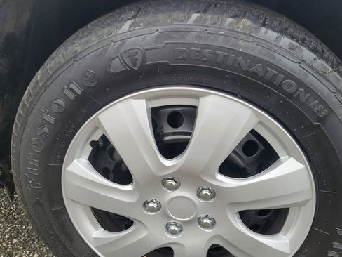 Used 2018 Nissan Rogue S image 6