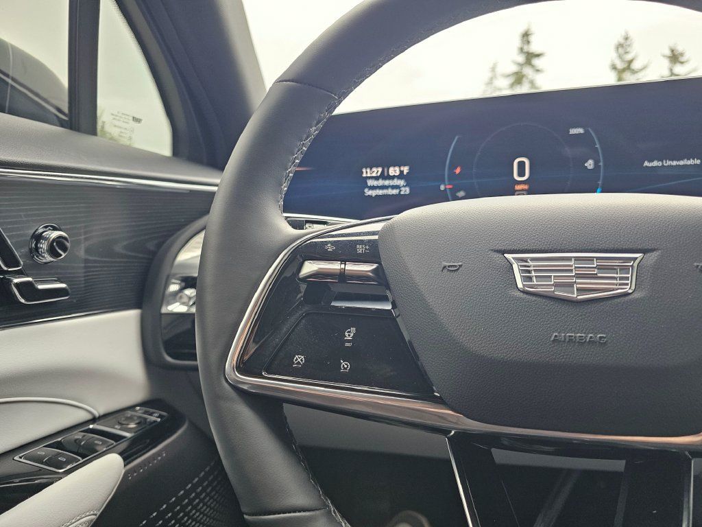 Certified 2024 Cadillac Lyriq Luxury AWD/4WD image 34
