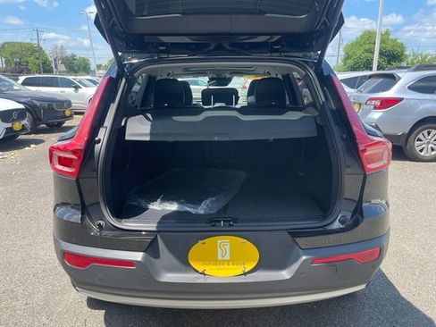 Used 2021 Volvo XC40 T5 Momentum w/ Premium Package AWD/4WD image 17