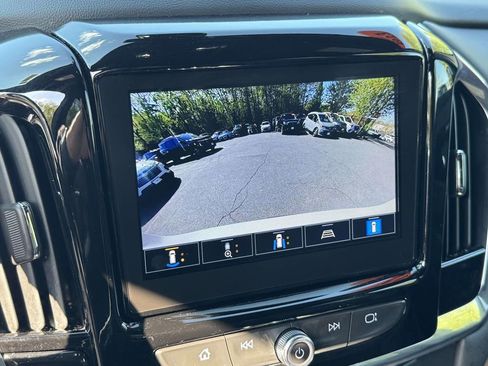 Used 2023 Chevrolet Traverse RS AWD/4WD image 29