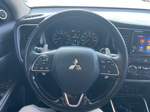Used 2017 Mitsubishi Outlander GT AWD/4WD image 13