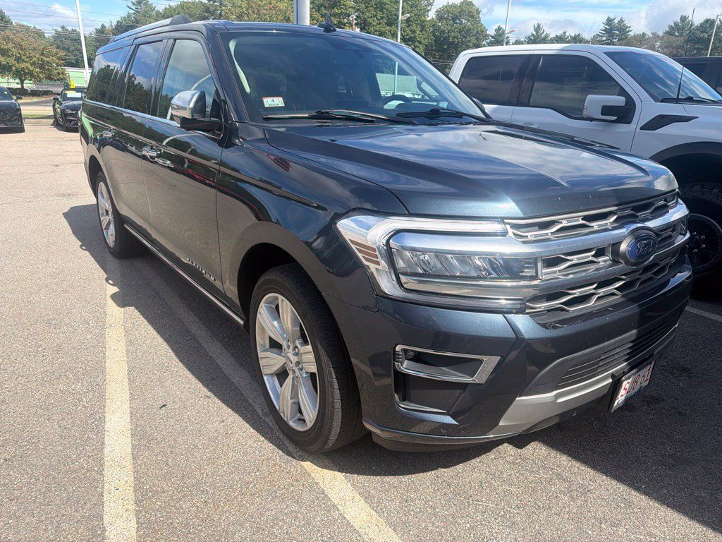 Used 2024 Ford Expedition Max Platinum AWD/4WD image 1