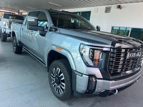 Used 2024 GMC Sierra 3500 Denali Ultimate AWD/4WD image 1