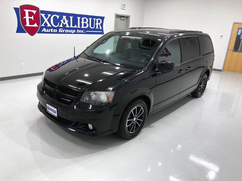 Used 2018 Dodge Grand Caravan GT image 40