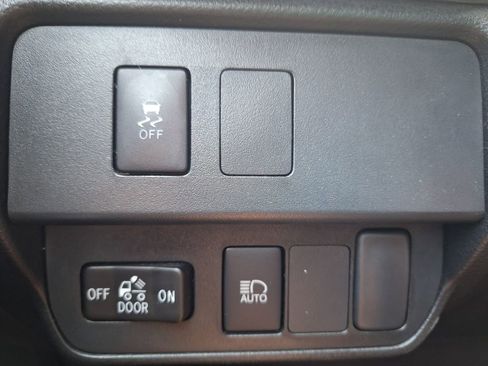 Used 2023 Toyota Tacoma SR5 RWD image 12