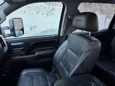 Used 2017 GMC Sierra 2500 Denali w/ Duramax Plus Package AWD/4WD image 24