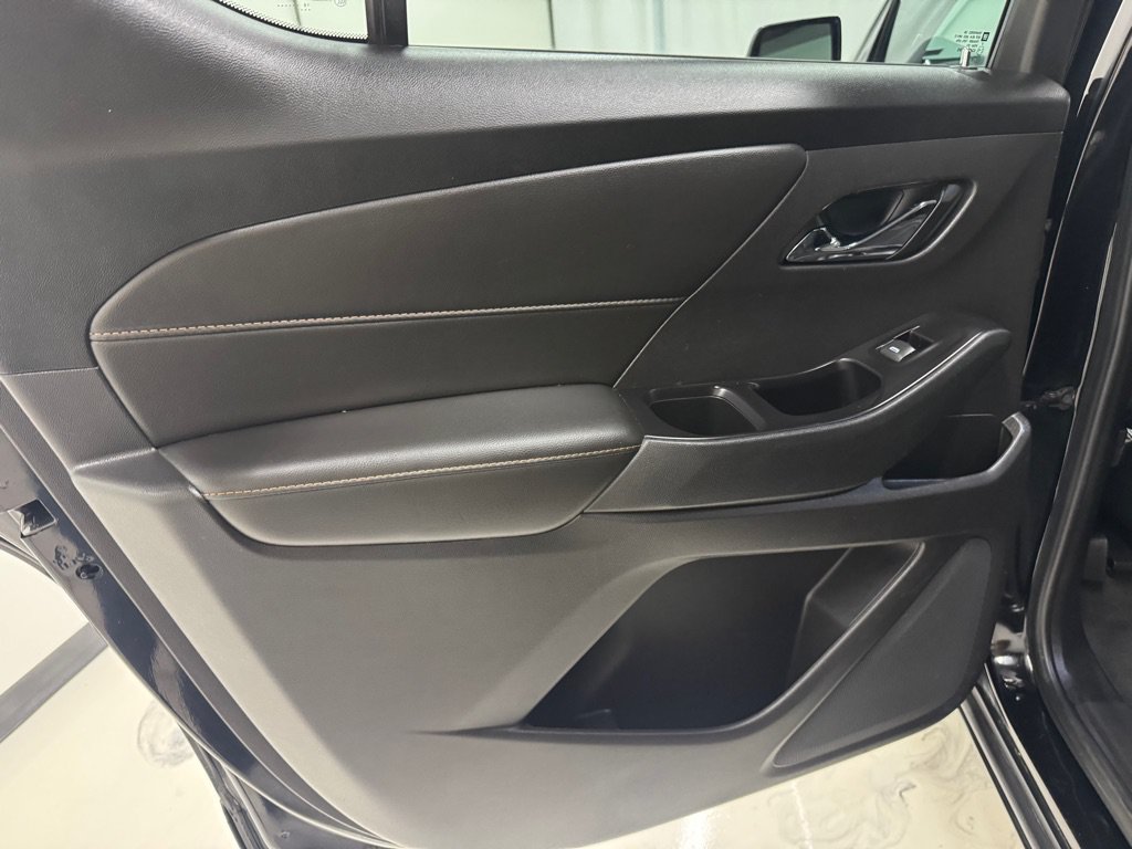 Used 2019 Chevrolet Traverse RS FWD image 21