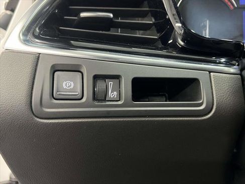 Used 2022 Cadillac XT6 Premium Luxury image 22