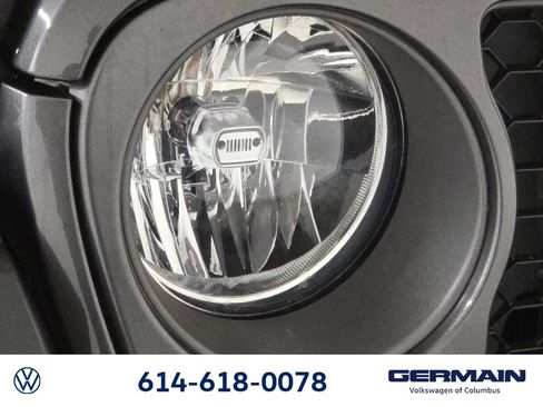 Used 2020 Jeep Gladiator Rubicon w/ Cold Weather Group image 18