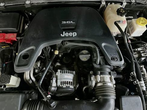 Used 2020 Jeep Gladiator Overland image 30