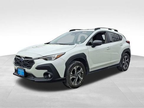 Used 2025 Subaru Crosstrek 2.0i Premium image 3