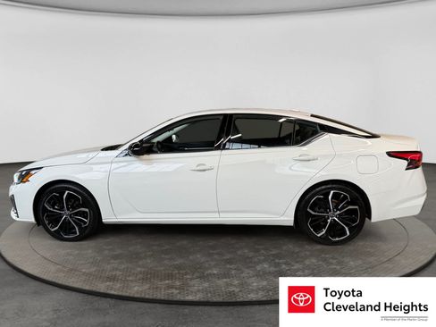 Used 2024 Nissan Altima 2.5 SR FWD image 8