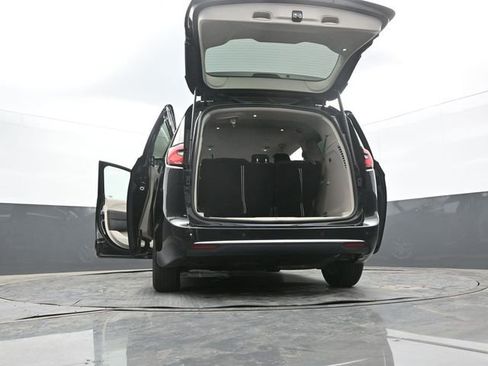 Used 2024 Chrysler Pacifica Touring-L FWD image 65