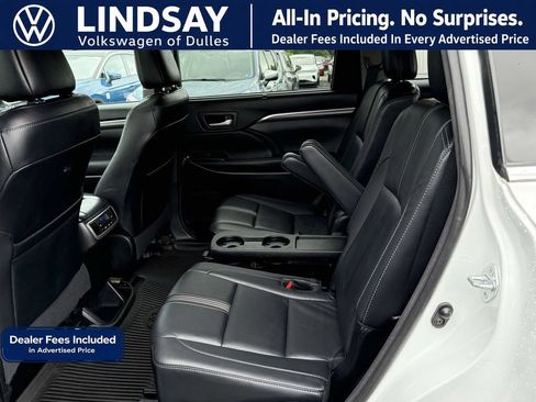 Used 2017 Toyota Highlander SE AWD/4WD image 15