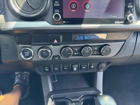 Used 2021 Toyota Tacoma TRD Sport w/ Technology Package image 32