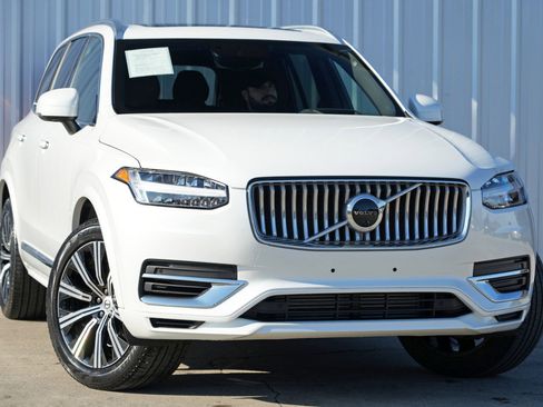 Used 2022 Volvo XC90 T8 Inscription image 4