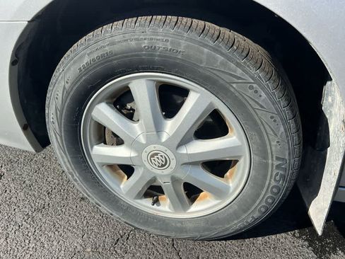 Used 2005 Buick LaCrosse CXL image 10