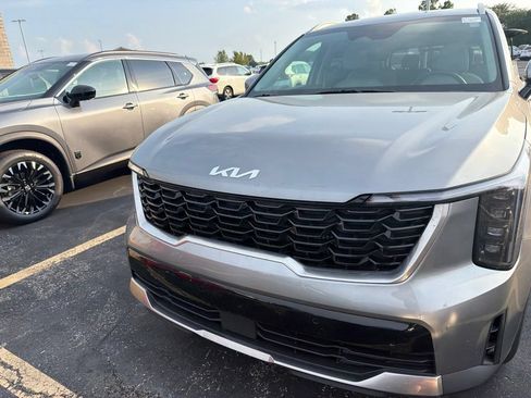 Used 2025 Kia Sorento EX AWD/4WD image 6