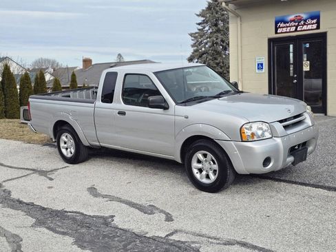 Used 2004 Nissan Frontier XE w/ (VTP) Value Truck Pkg image 2