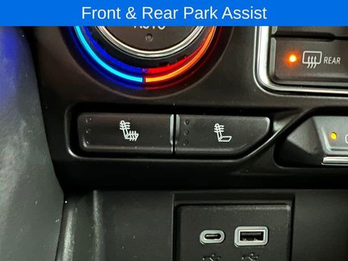 Used 2021 Chevrolet Suburban Z71 w/ Z71 Signature Package image 34