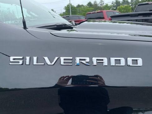 Used 2023 Chevrolet Silverado 1500 LT AWD/4WD image 11