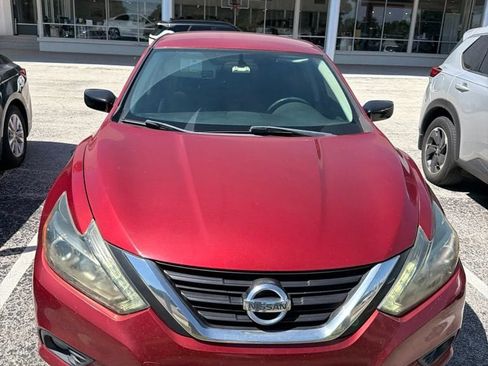 Used 2017 Nissan Altima 2.5 SR w/ Midnight Edition Package FWD image 16