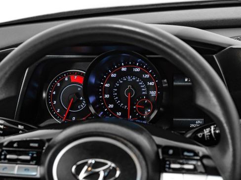 Used 2021 Hyundai Elantra SE w/ Cargo Package image 16