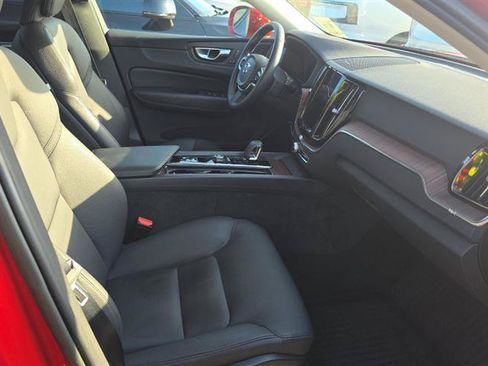 Used 2023 Volvo XC60 B5 Plus w/ Protection Package AWD/4WD image 9