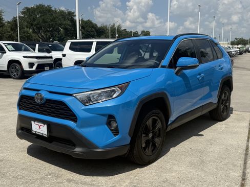 Used 2019 Toyota RAV4 XLE FWD image 9