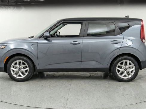 Used 2025 Kia Soul LX w/ LX Technology Package FWD image 5