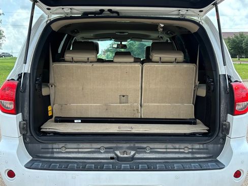 Used 2016 Toyota Sequoia SR5 w/ Premium Package RWD image 7