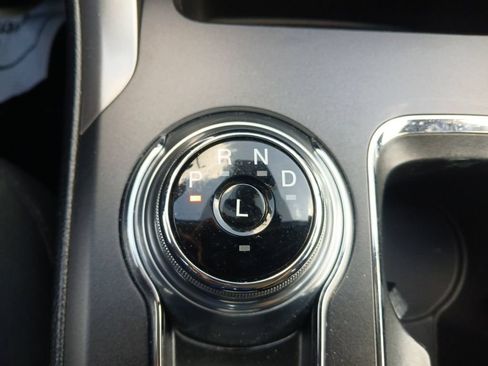 Used 2020 Ford Fusion SE FWD image 21
