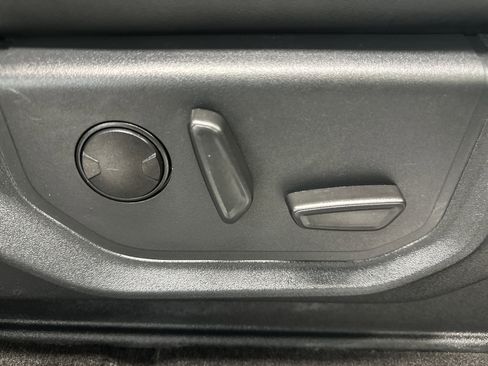 Used 2022 Ford Expedition XLT image 25